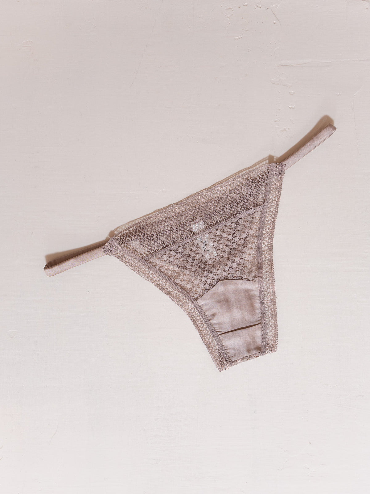 Vintage Rose Bella Thong