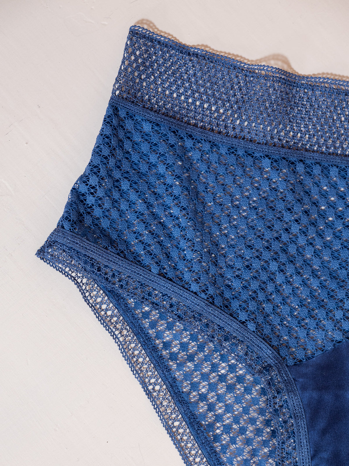 Lapis Bella Brief