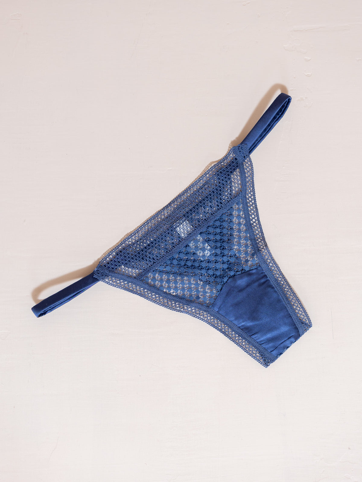 Lapis Bella Thong