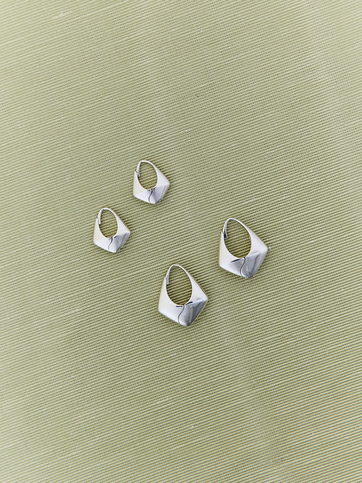 Small Pyramid Hoops