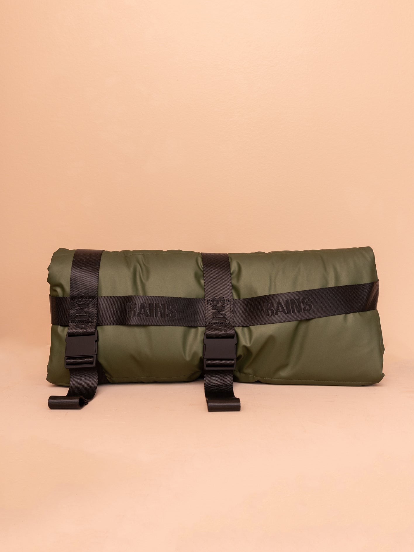 Waterproof Blanket in Evergreen