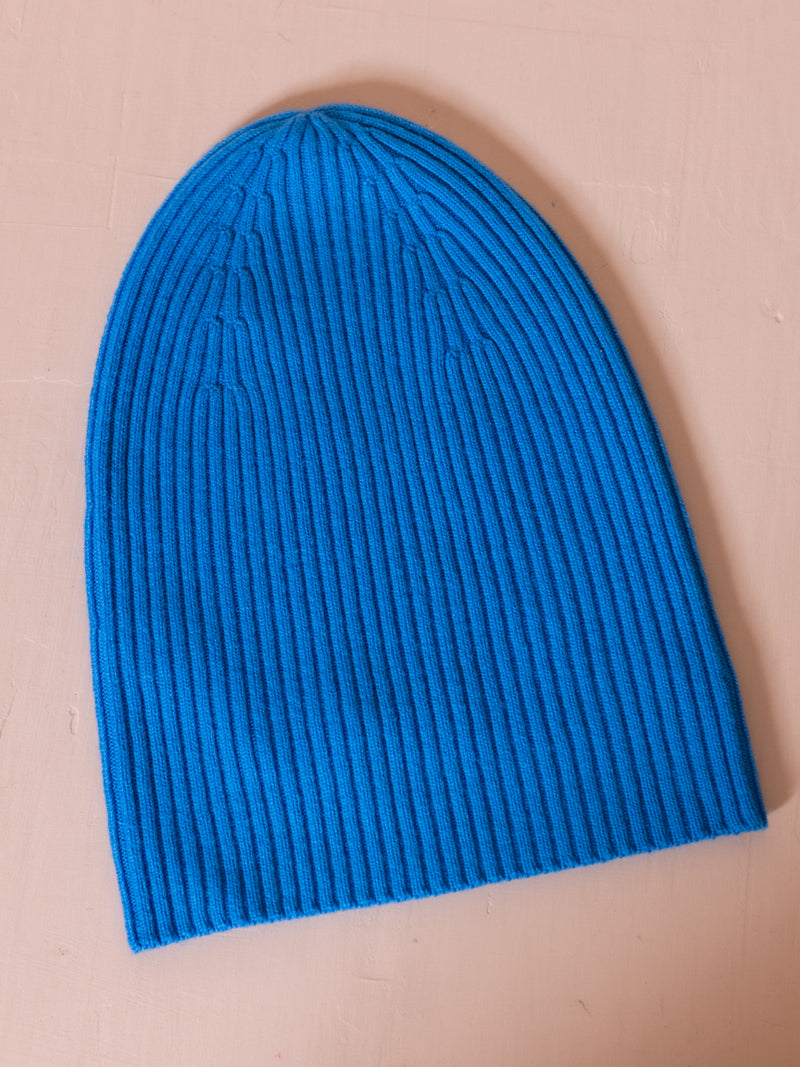 Rugo Blue Seamless Knit Beanie in Blue