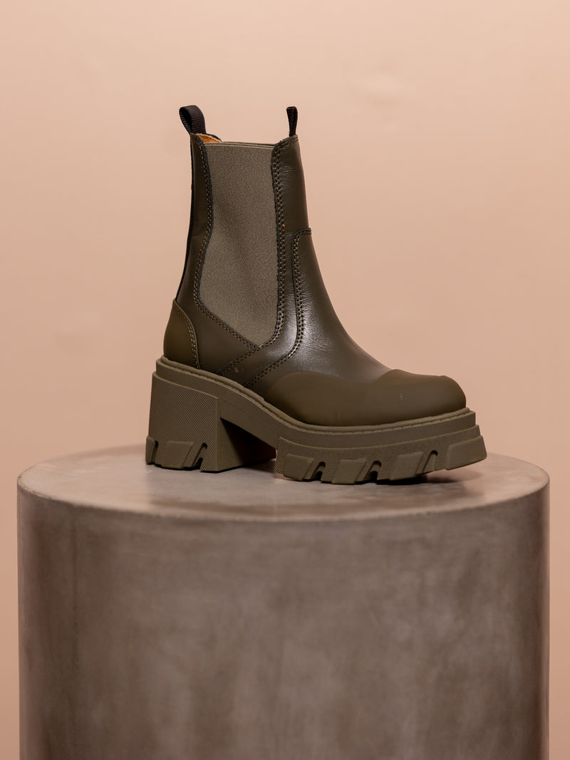 Cleated Heeled Chelsea Boots