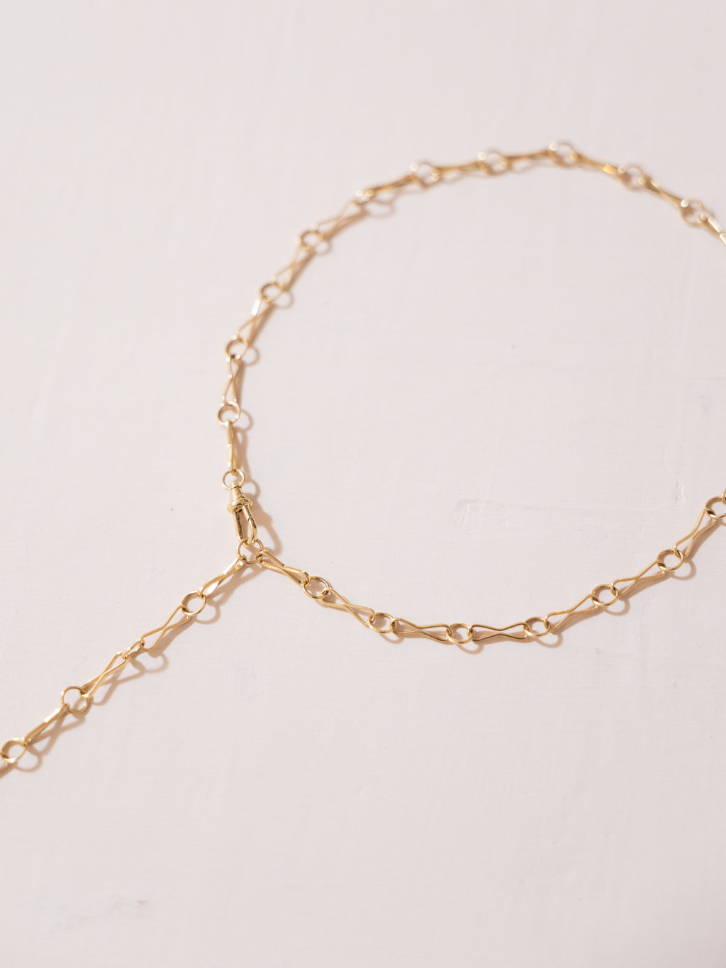 18 Inch Large Motif Chain Lariat