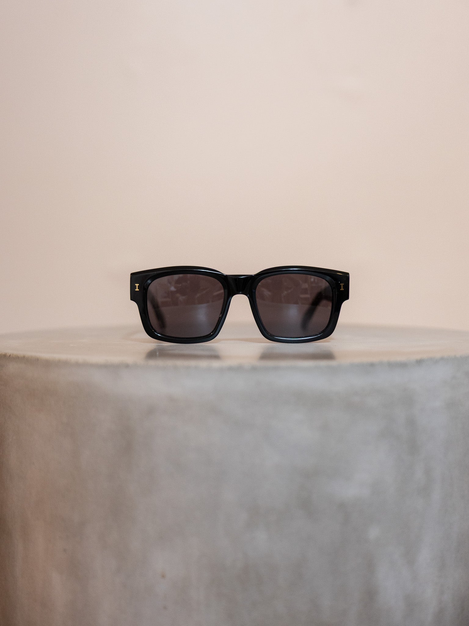Vito Sunglasses in Black