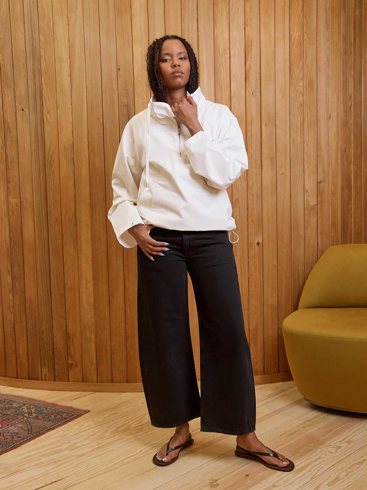 Low Curve Cropped Jean in Black
